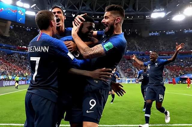  姆巴佩梅开二度助球队取胜，法甲射手榜强势登顶  