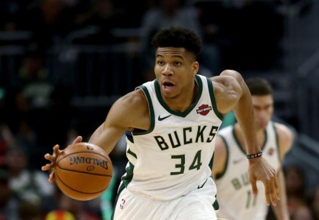  76人惨败猛龙，纳斯变阵激活范弗利特火力  