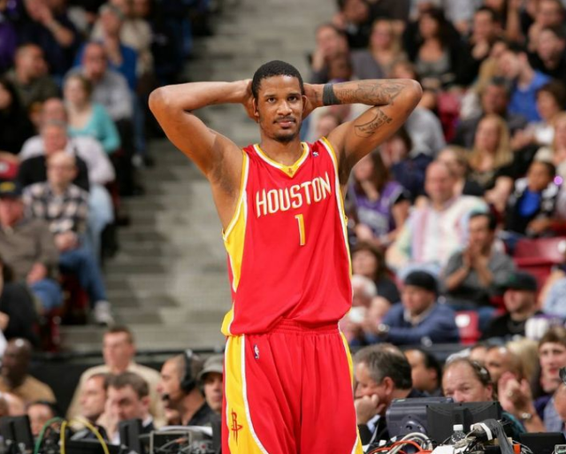  莱切锋线高效运转，三球大胜垫底球队维罗纳