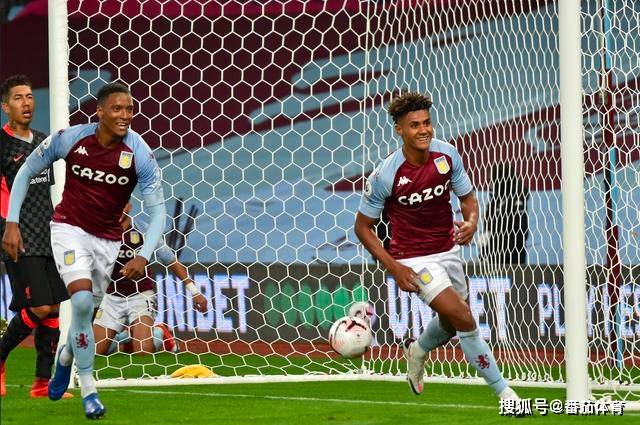  沃特金斯独造三球，维拉公园上演帽子戏法盛宴  